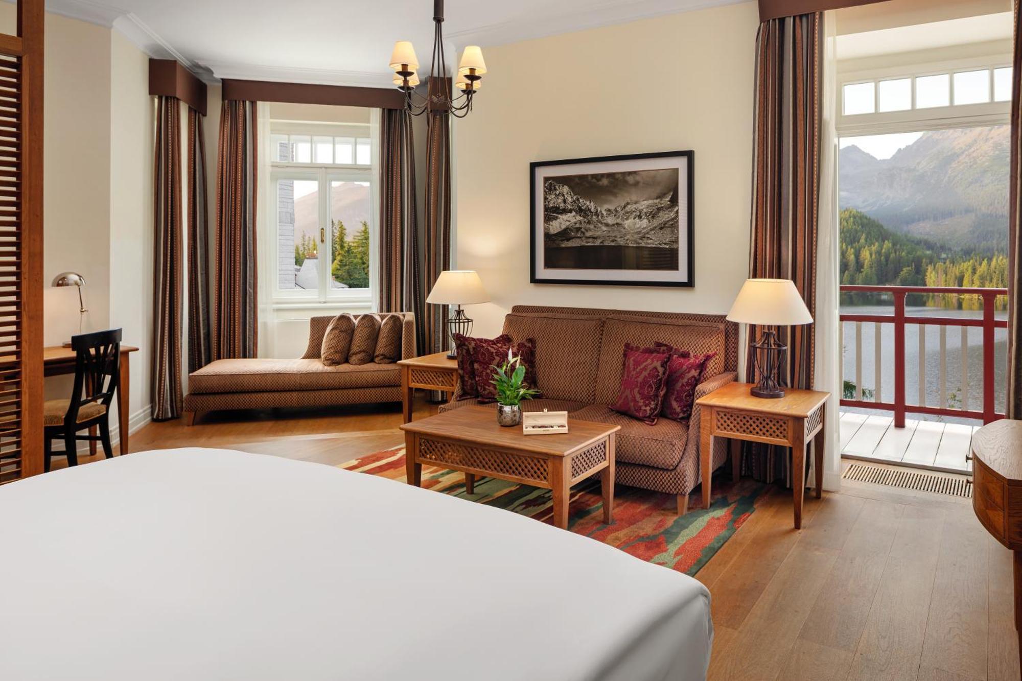 Grand Hotel Kempinski High Tatras Štrbské Pleso Екстериор снимка A room at the Banff Springs Hotel